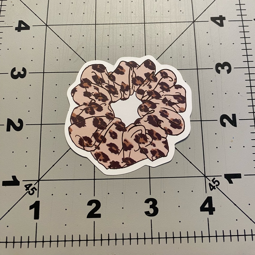 🌈20/$12🌈 Leopard Print Scrunchie Sticker - Picture 2 of 3
